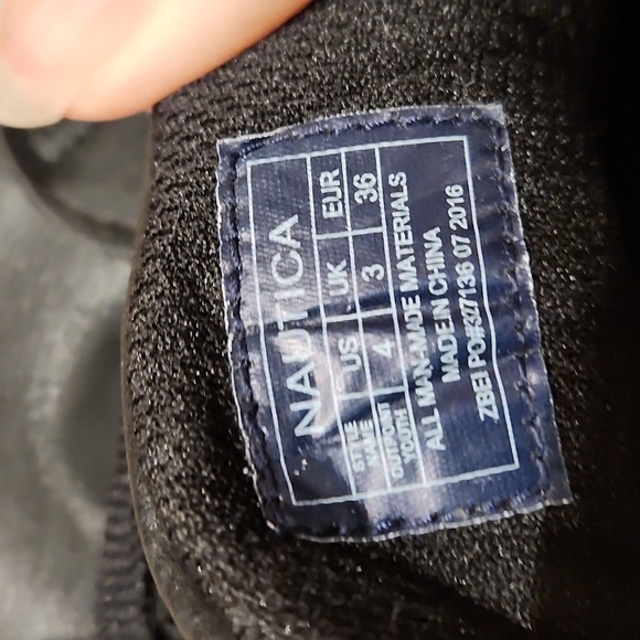 Brand New! Nautica youth sneakers US 4 - Picture 10 of 10